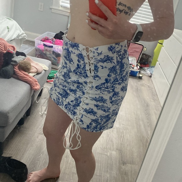White & Blue Lace Up Skirt with lace up sides adjustable size L - Picture 6 of 10